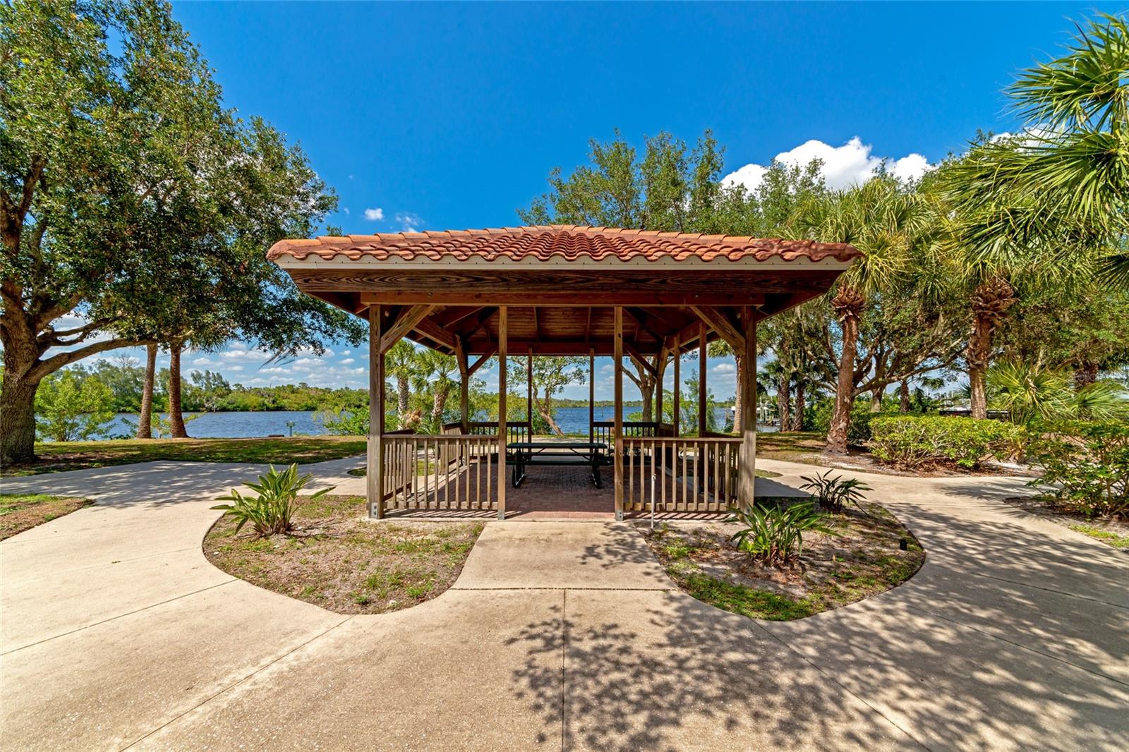616 MISTY POND CT
