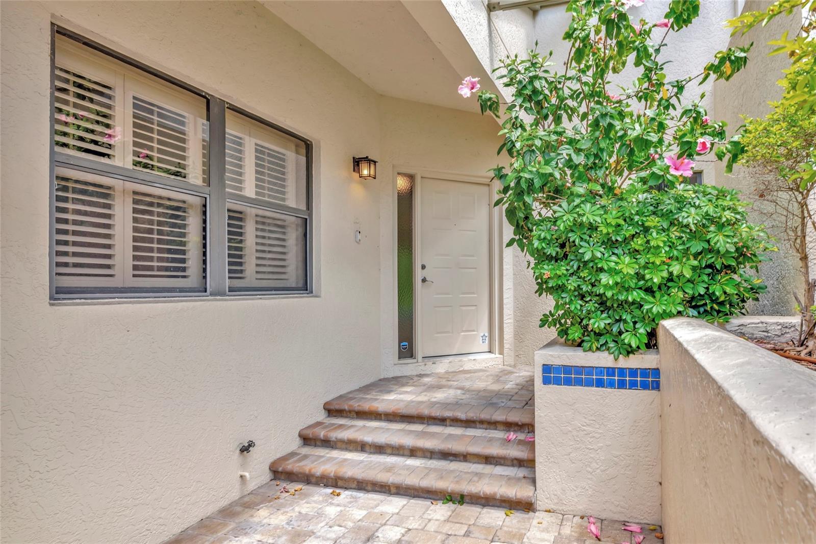 1712 STARLING DR #101