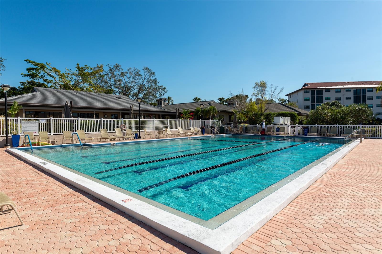 1712 STARLING DR #101