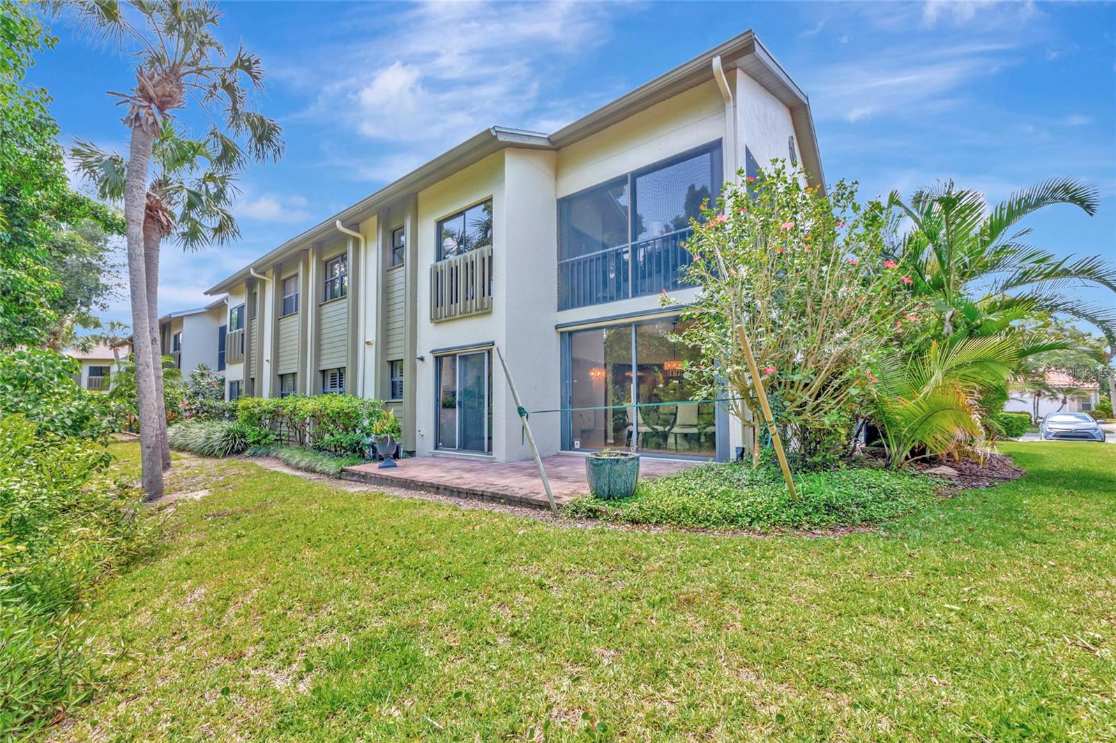 1712 STARLING DR #101