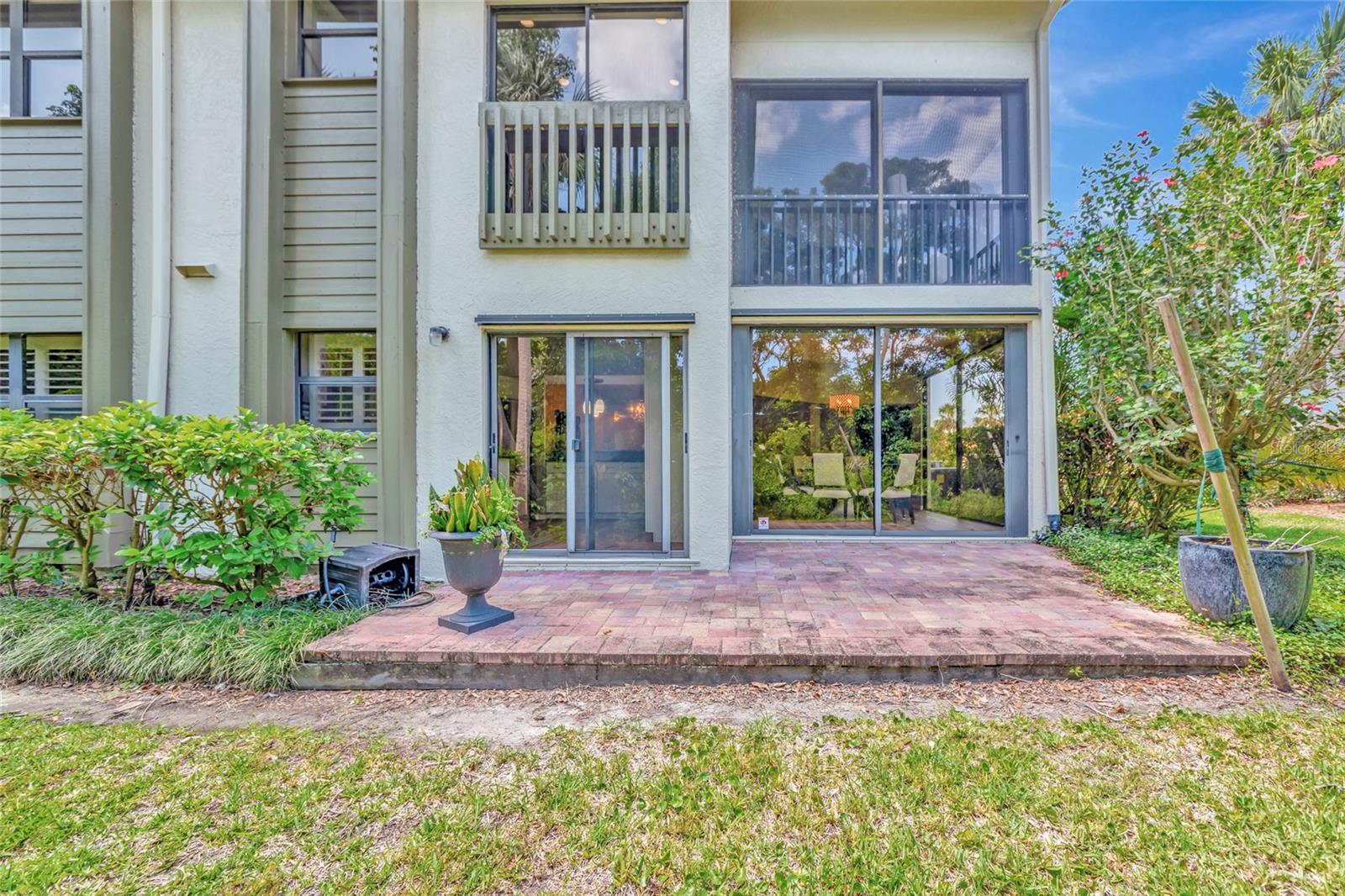 1712 STARLING DR #101