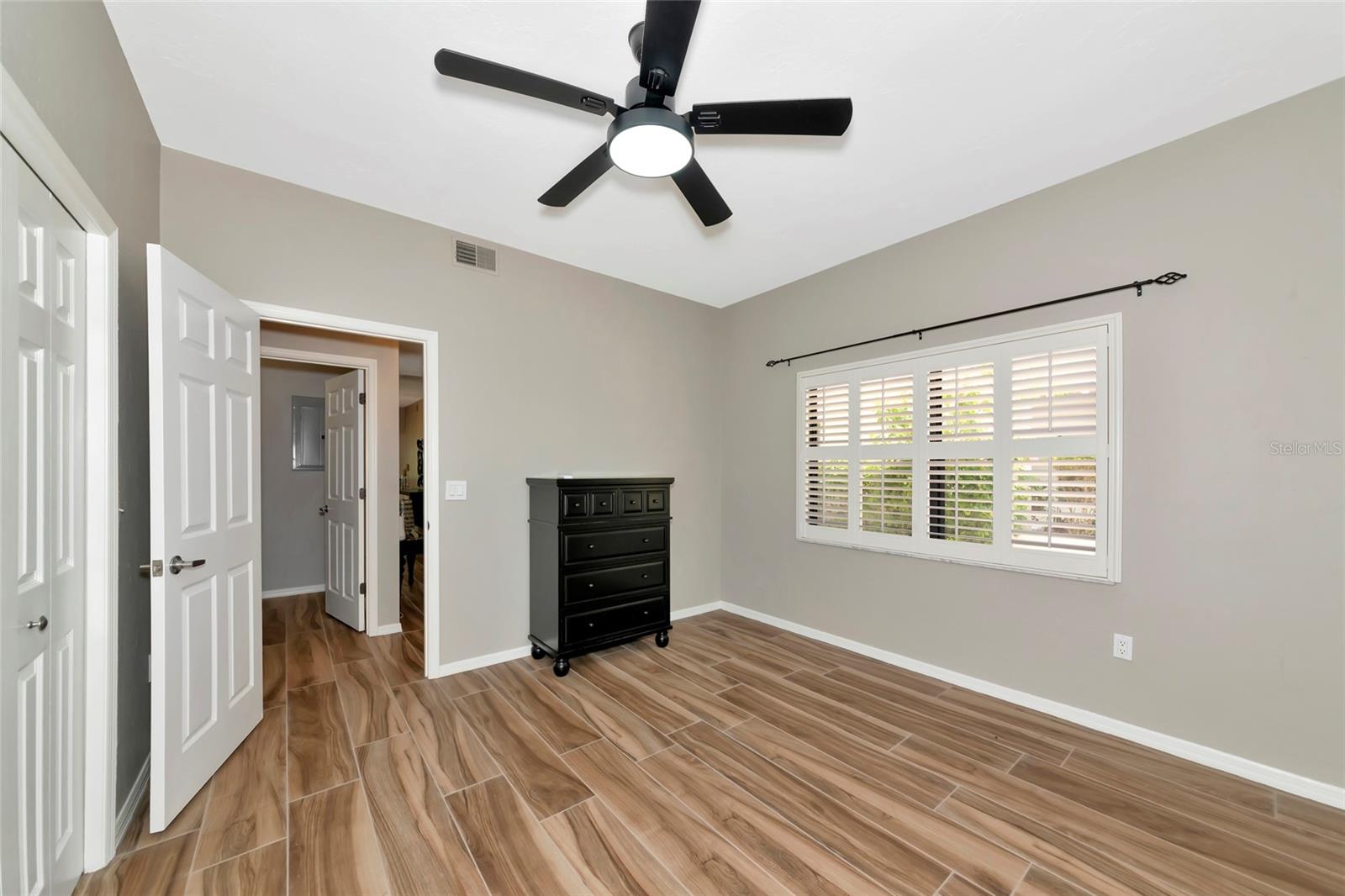 1712 STARLING DR #101