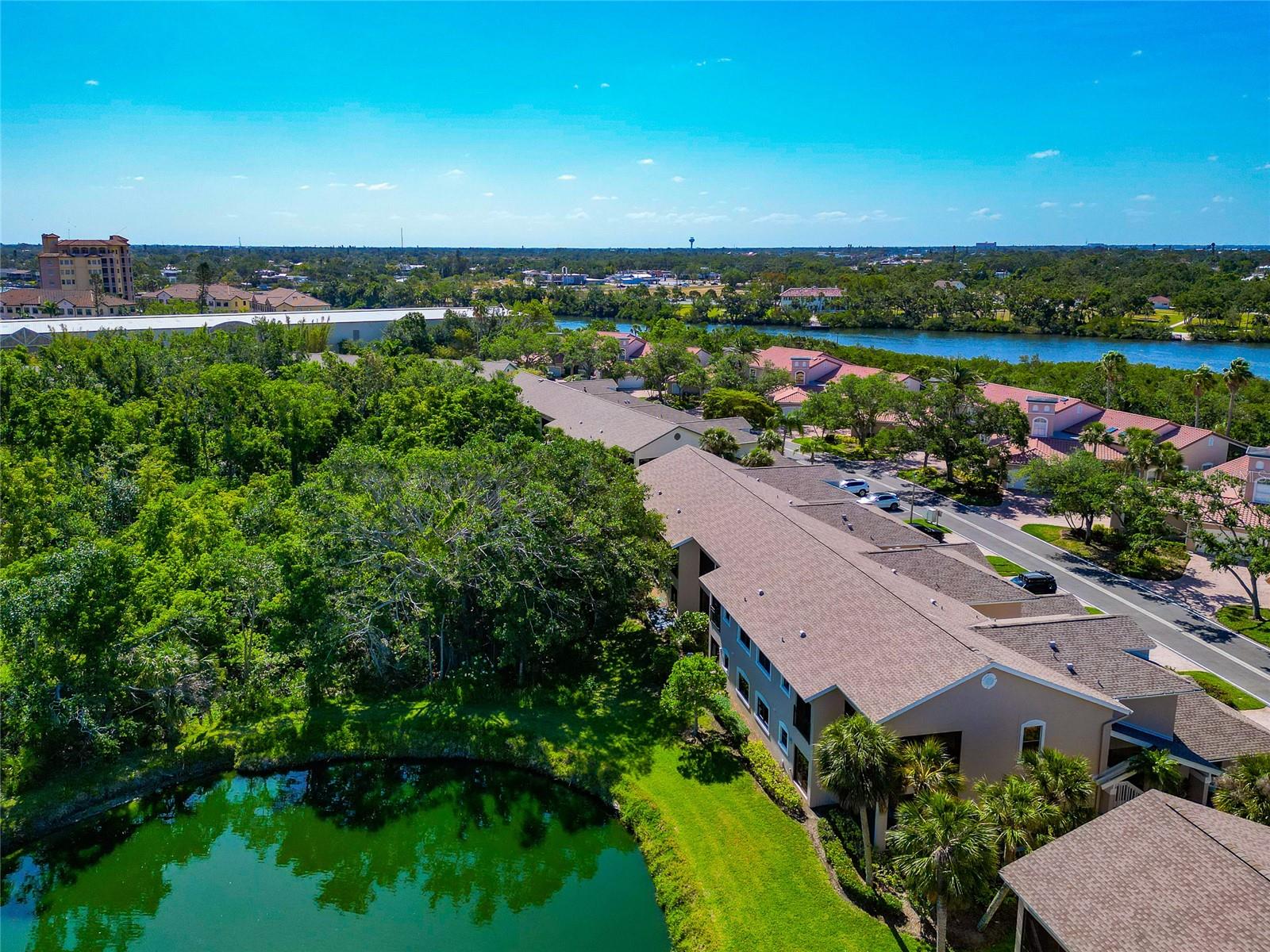 1712 STARLING DR #101