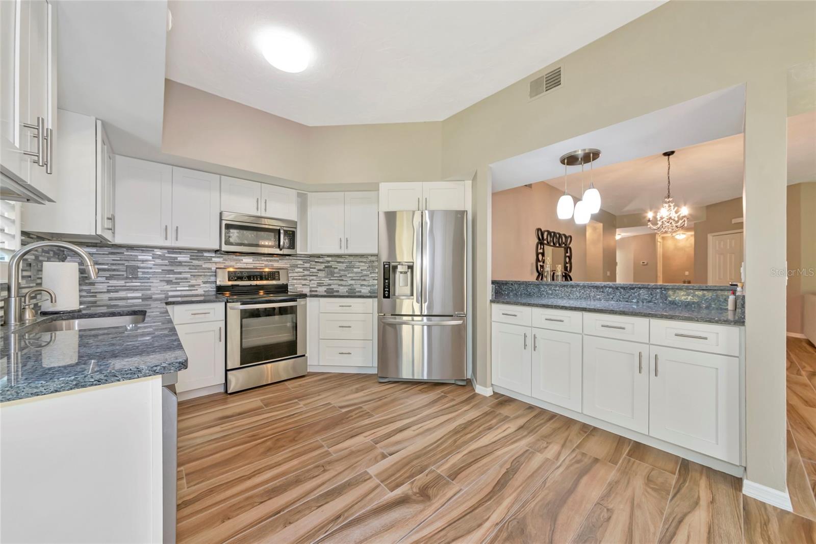 1712 STARLING DR #101