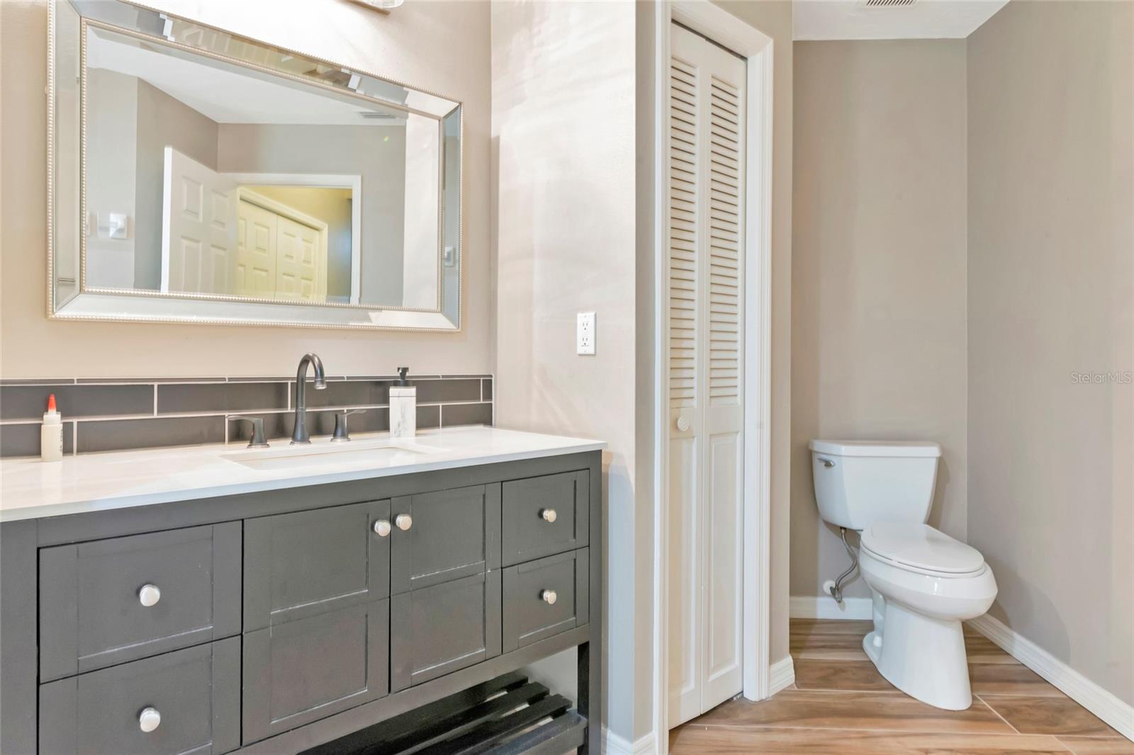 1712 STARLING DR #101