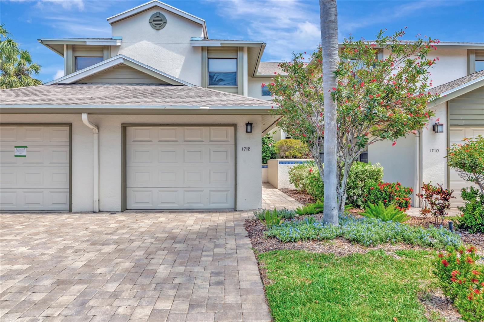 1712 STARLING DR #101