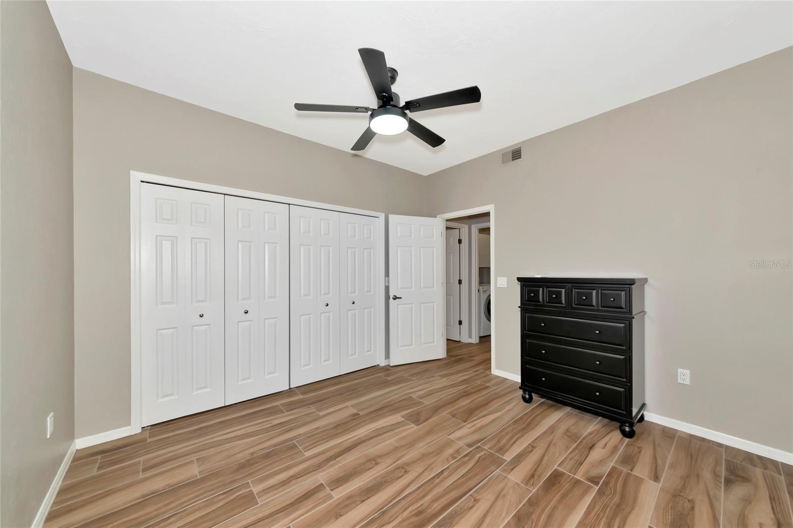 1712 STARLING DR #101