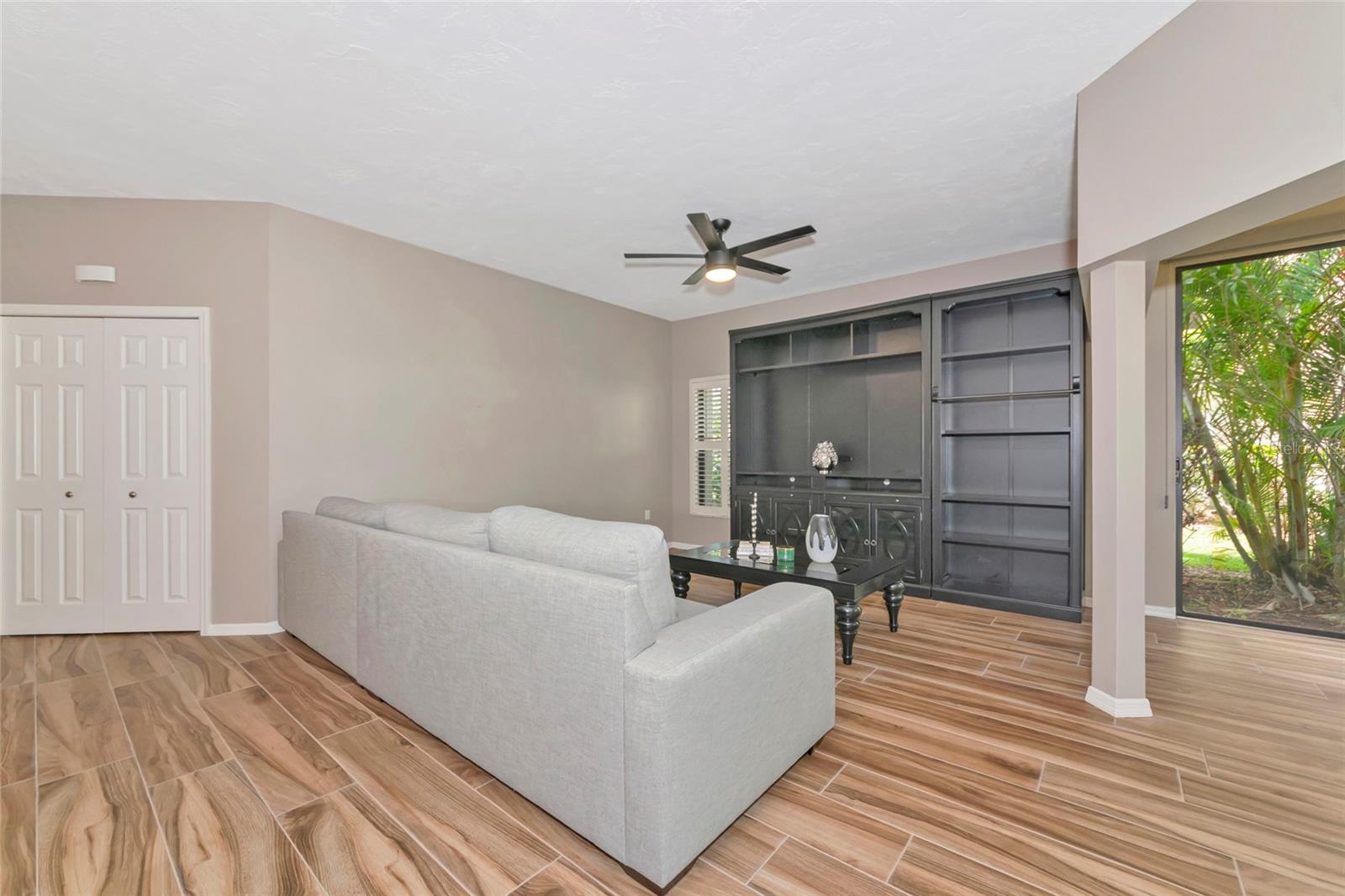 1712 STARLING DR #101