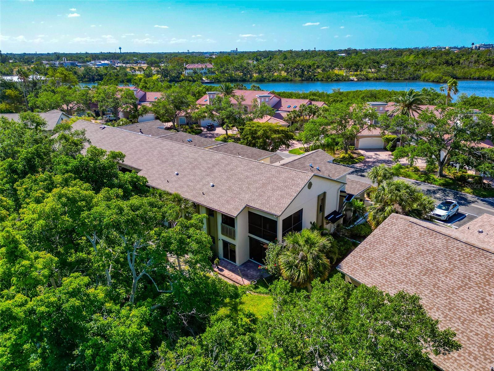 1712 STARLING DR #101