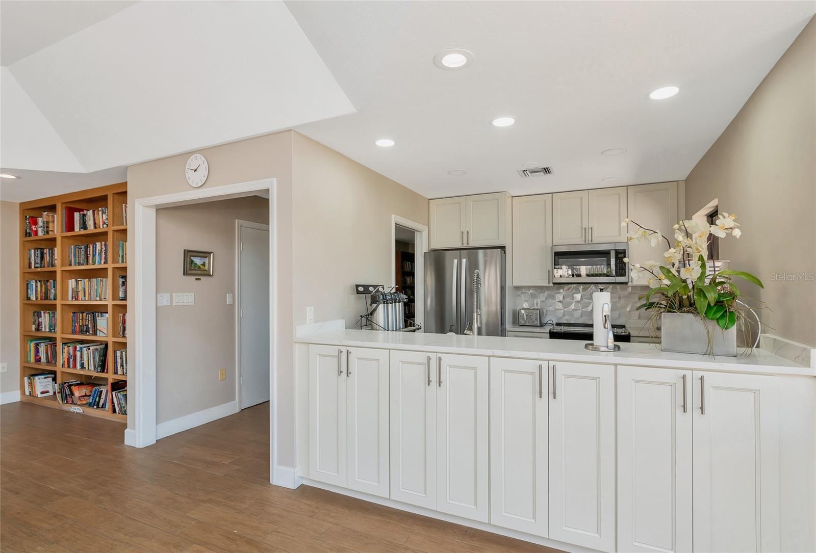 1712 STARLING DR #101