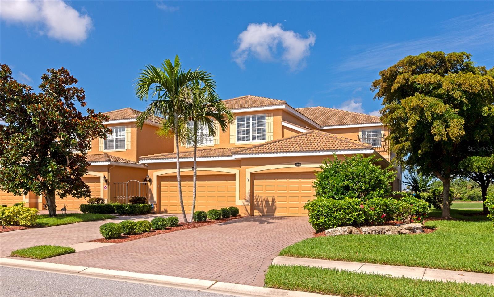 318 WINDING BROOK LN #104