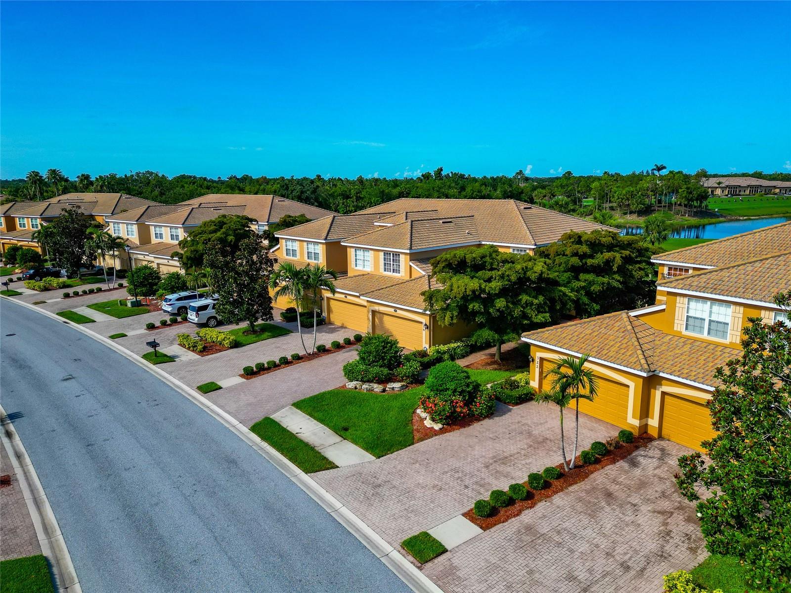 318 WINDING BROOK LN #104