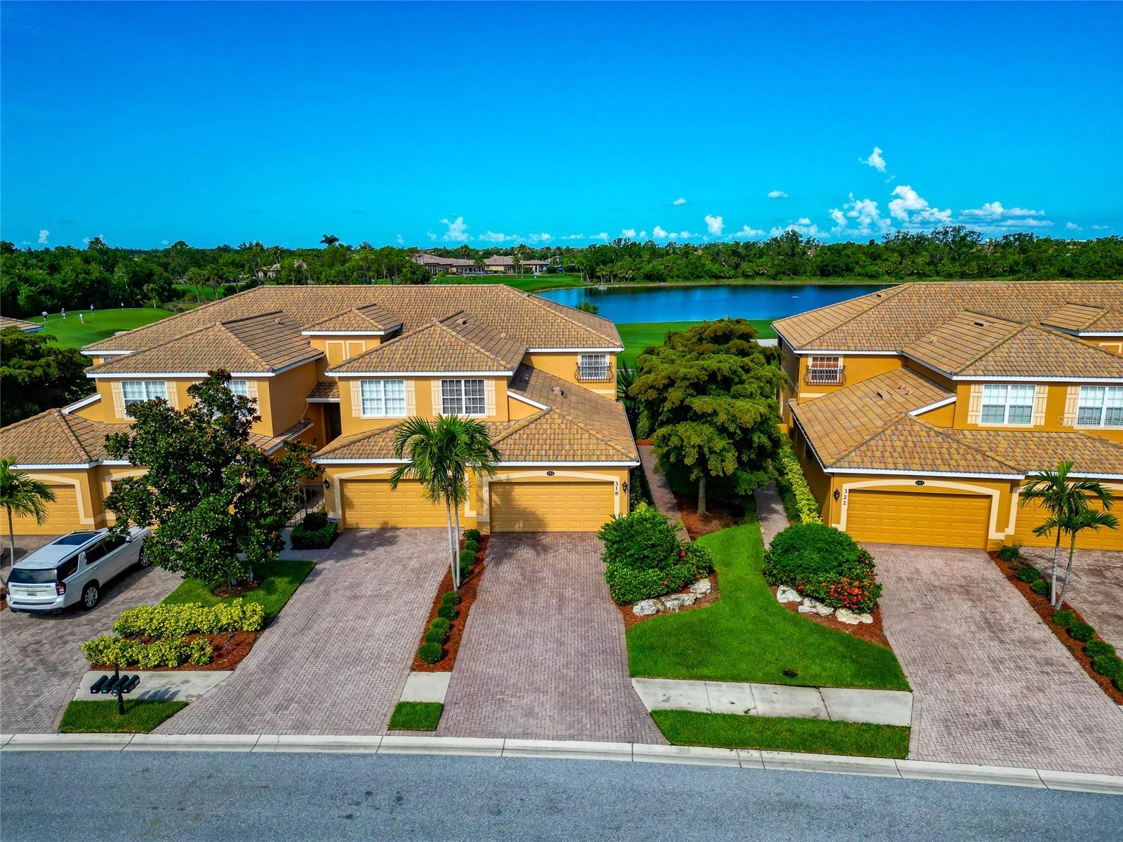 318 WINDING BROOK LN #104