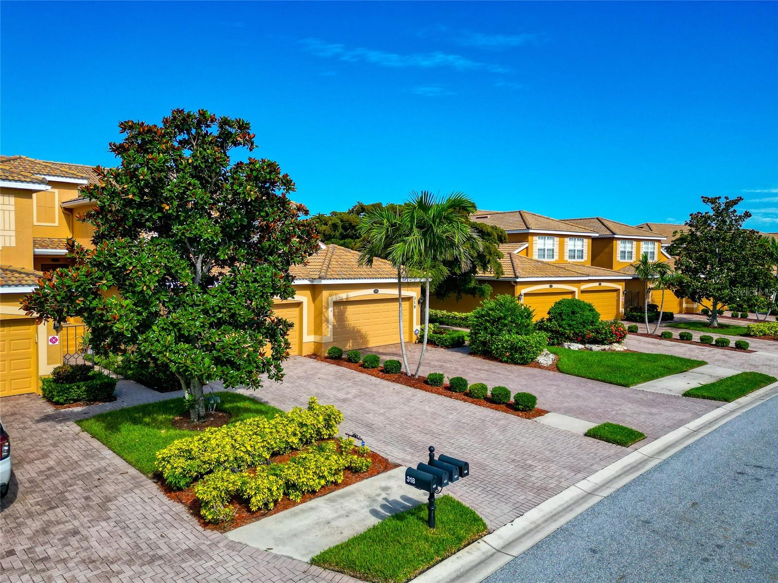 318 WINDING BROOK LN #104