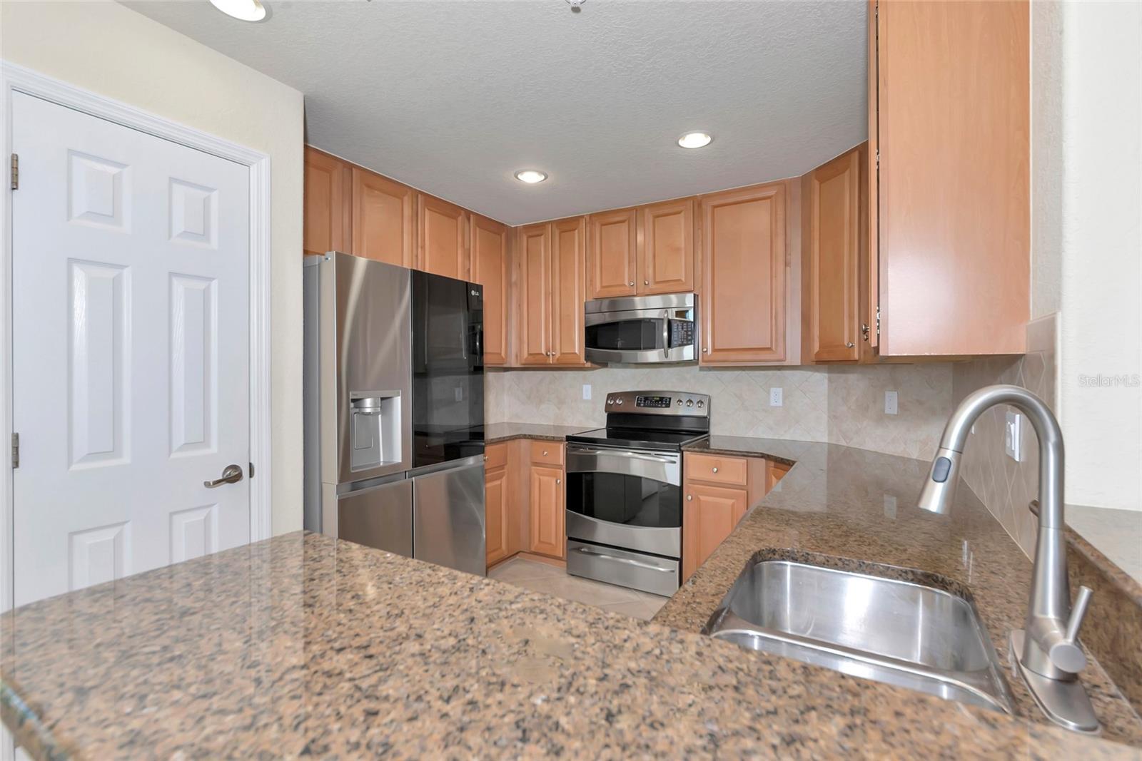 318 WINDING BROOK LN #104