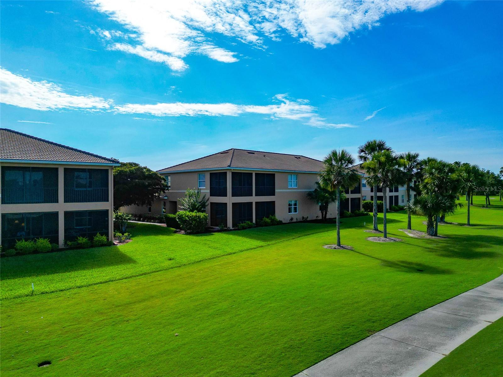 318 WINDING BROOK LN #104