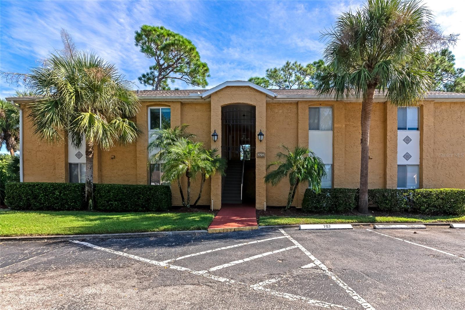 1705 PARAKEET WAY #707