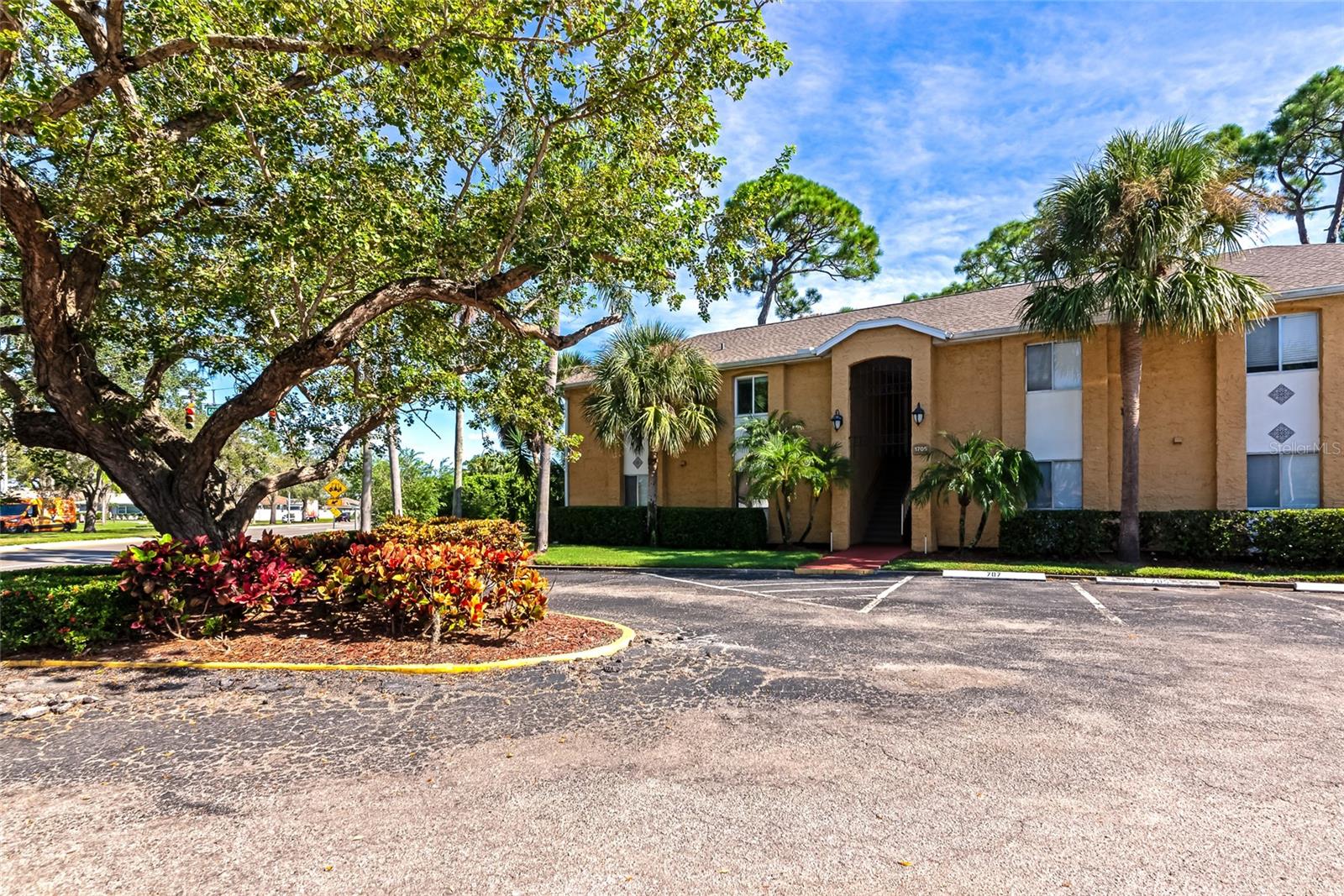 1705 PARAKEET WAY #707