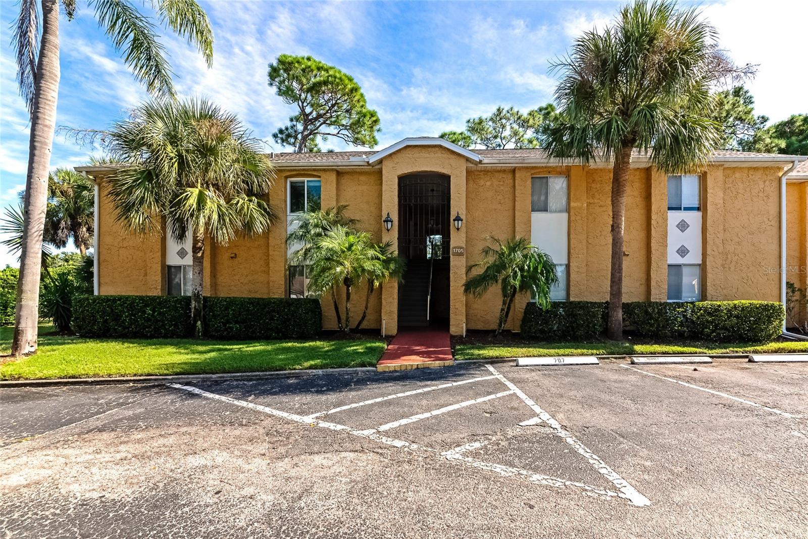 1705 PARAKEET WAY #707