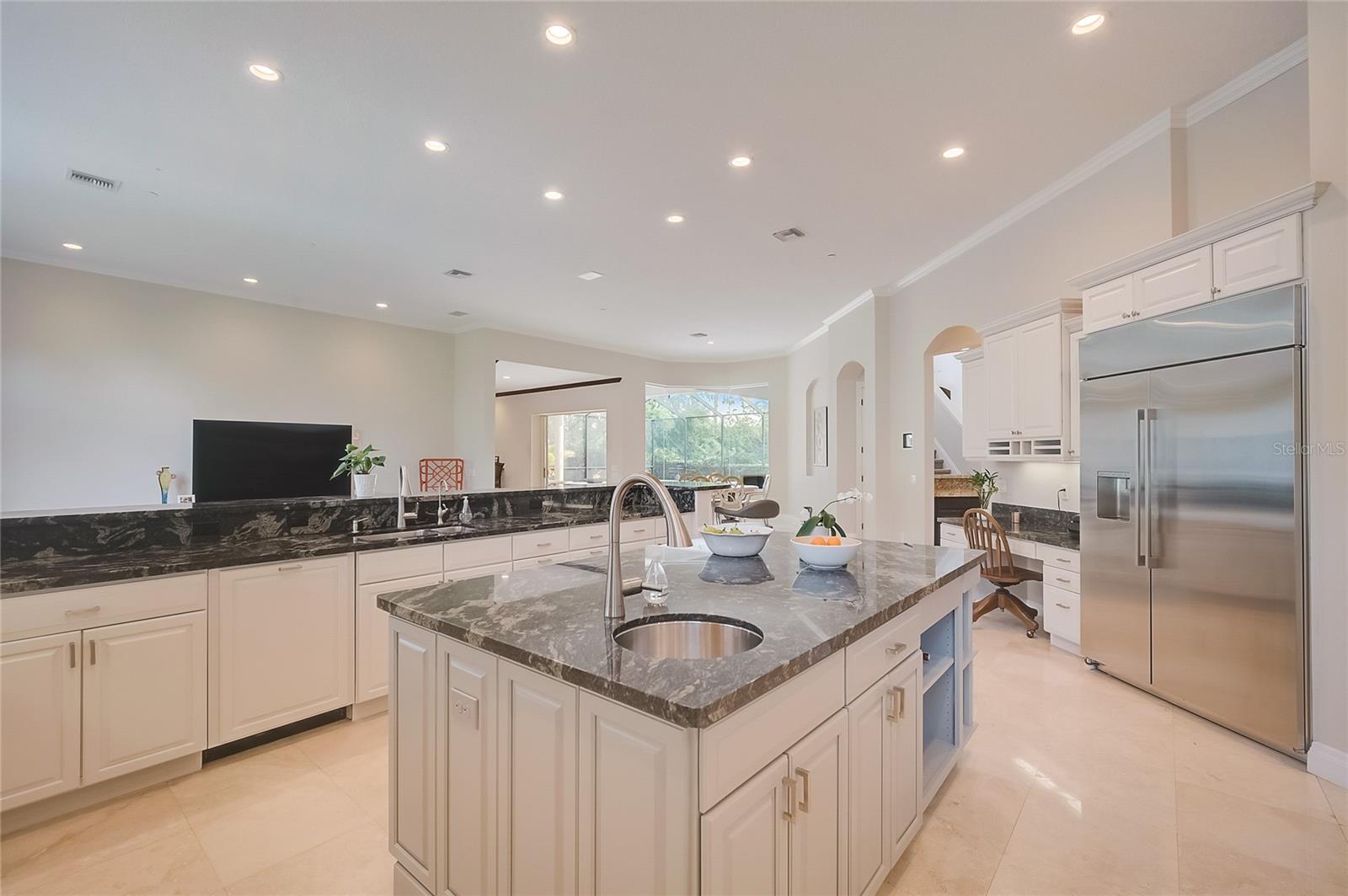 854 MACEWEN DR