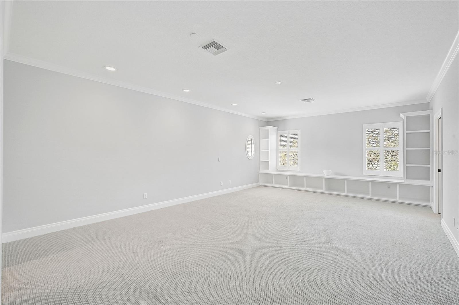 854 MACEWEN DR