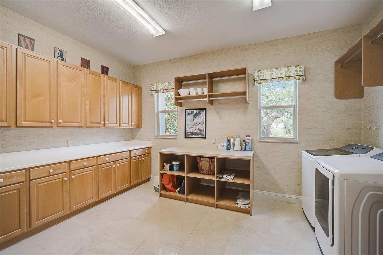 854 MACEWEN DR