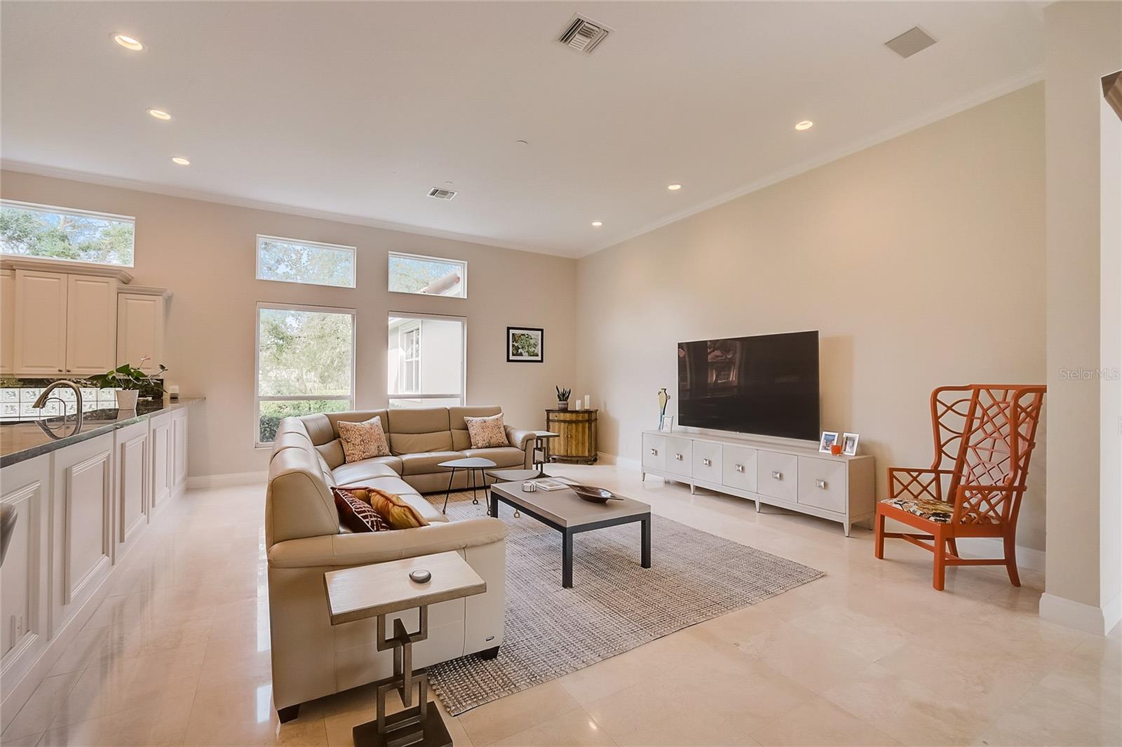 854 MACEWEN DR