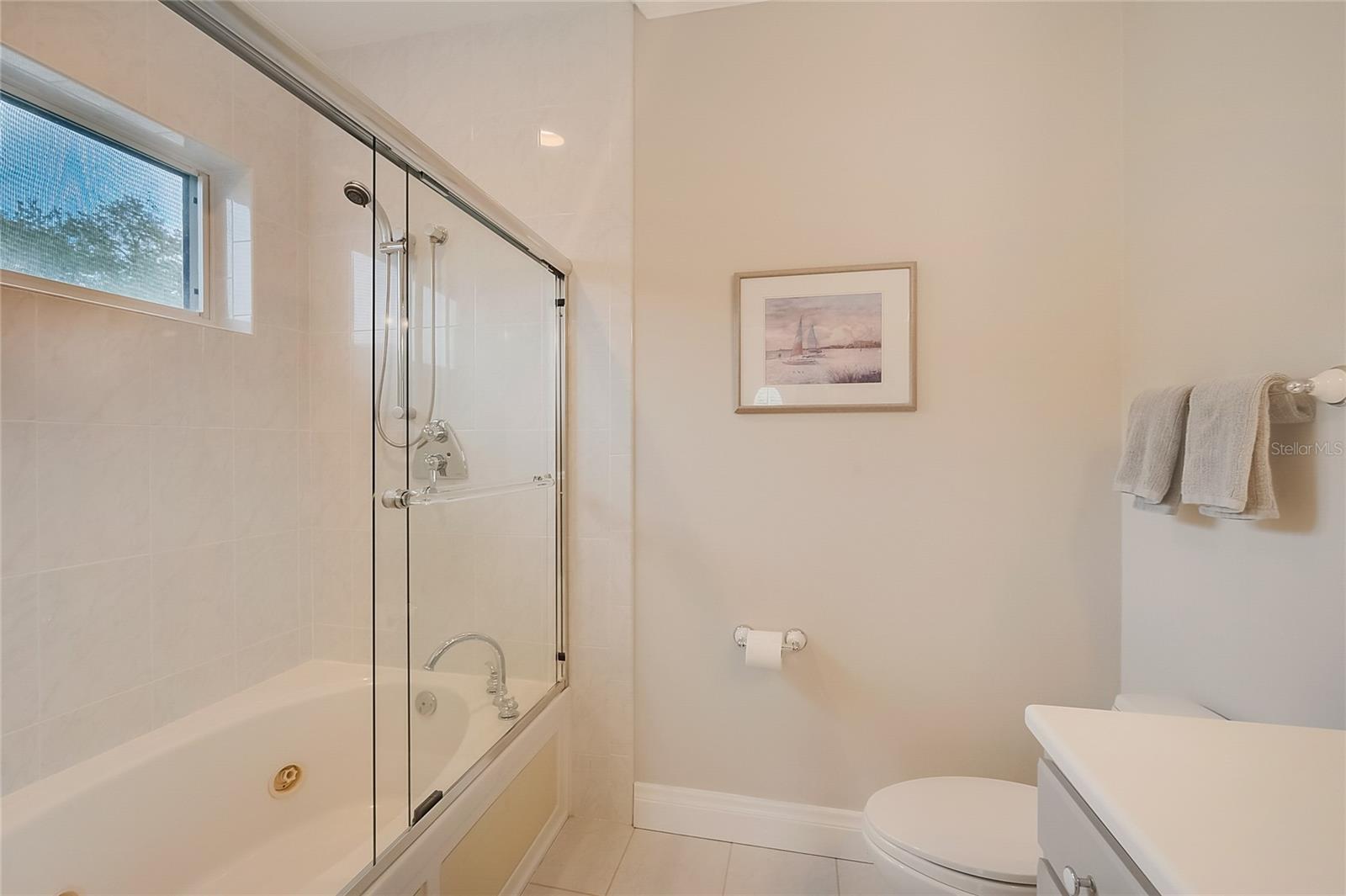 854 MACEWEN DR