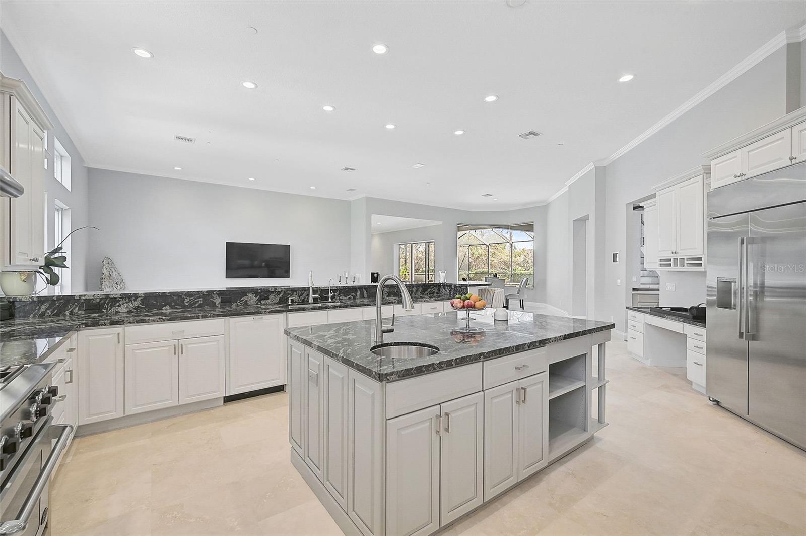 854 MACEWEN DR