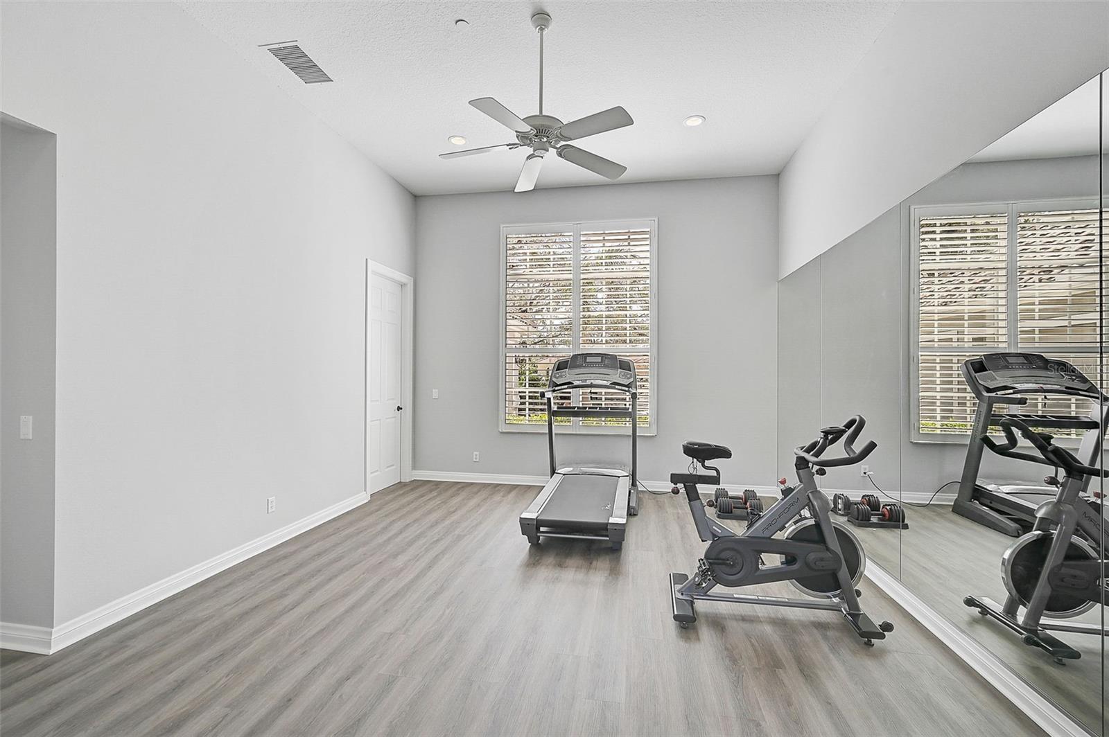 854 MACEWEN DR