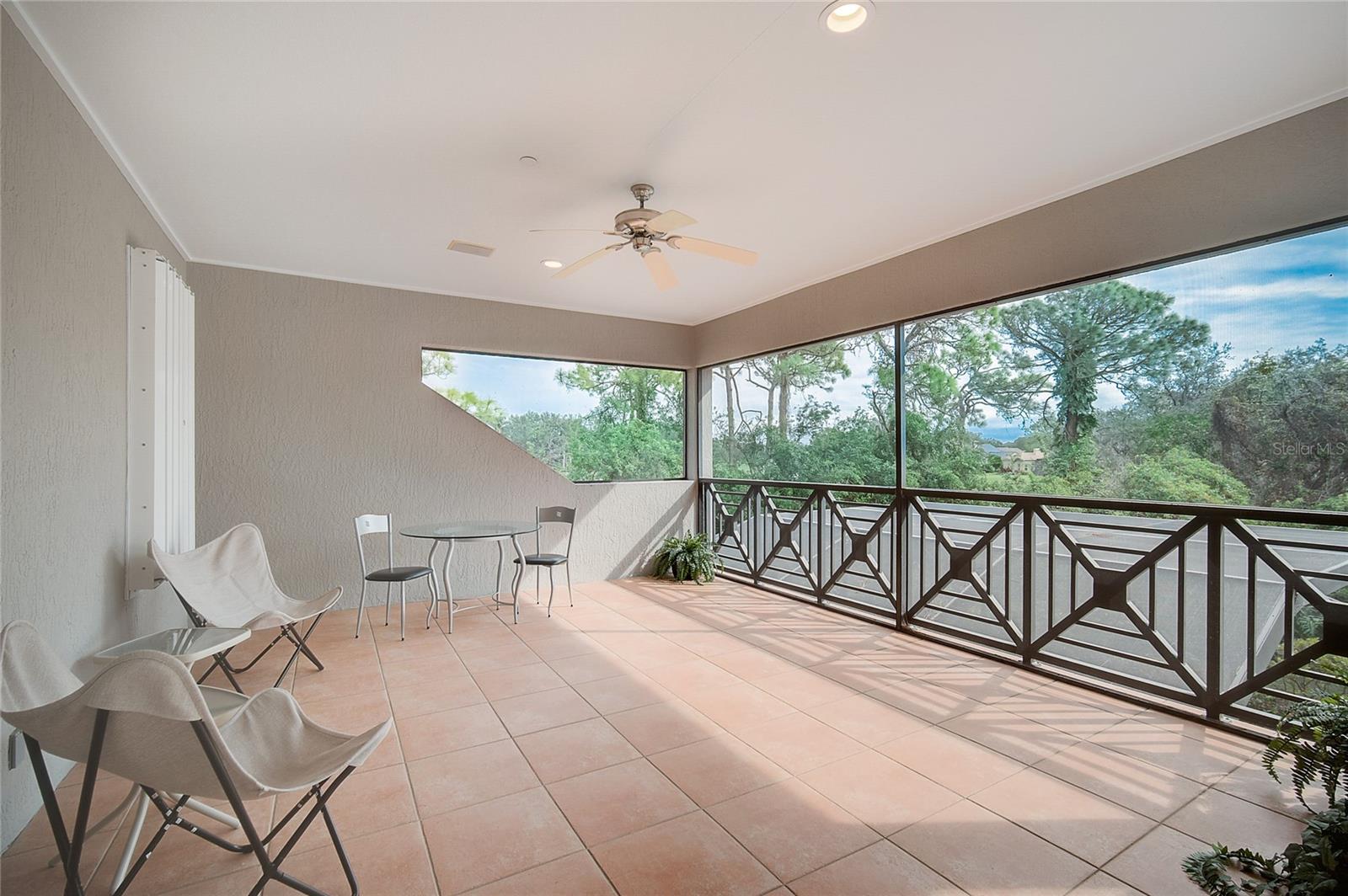 854 MACEWEN DR