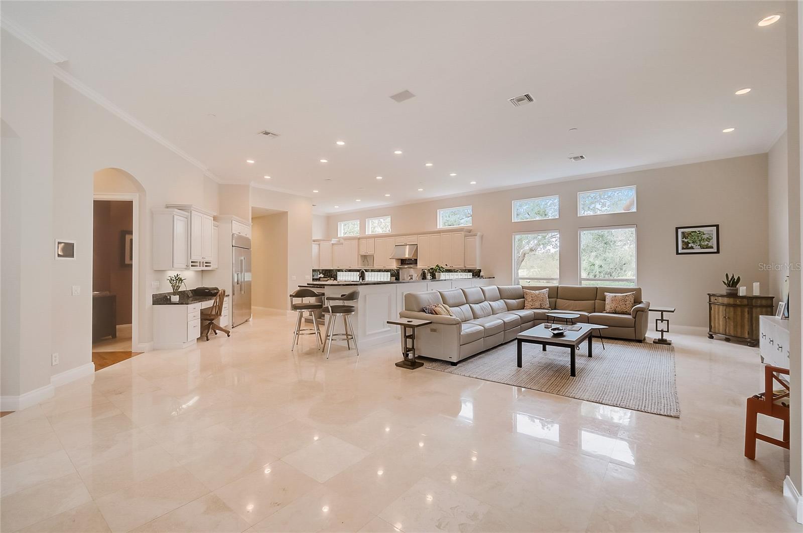 854 MACEWEN DR