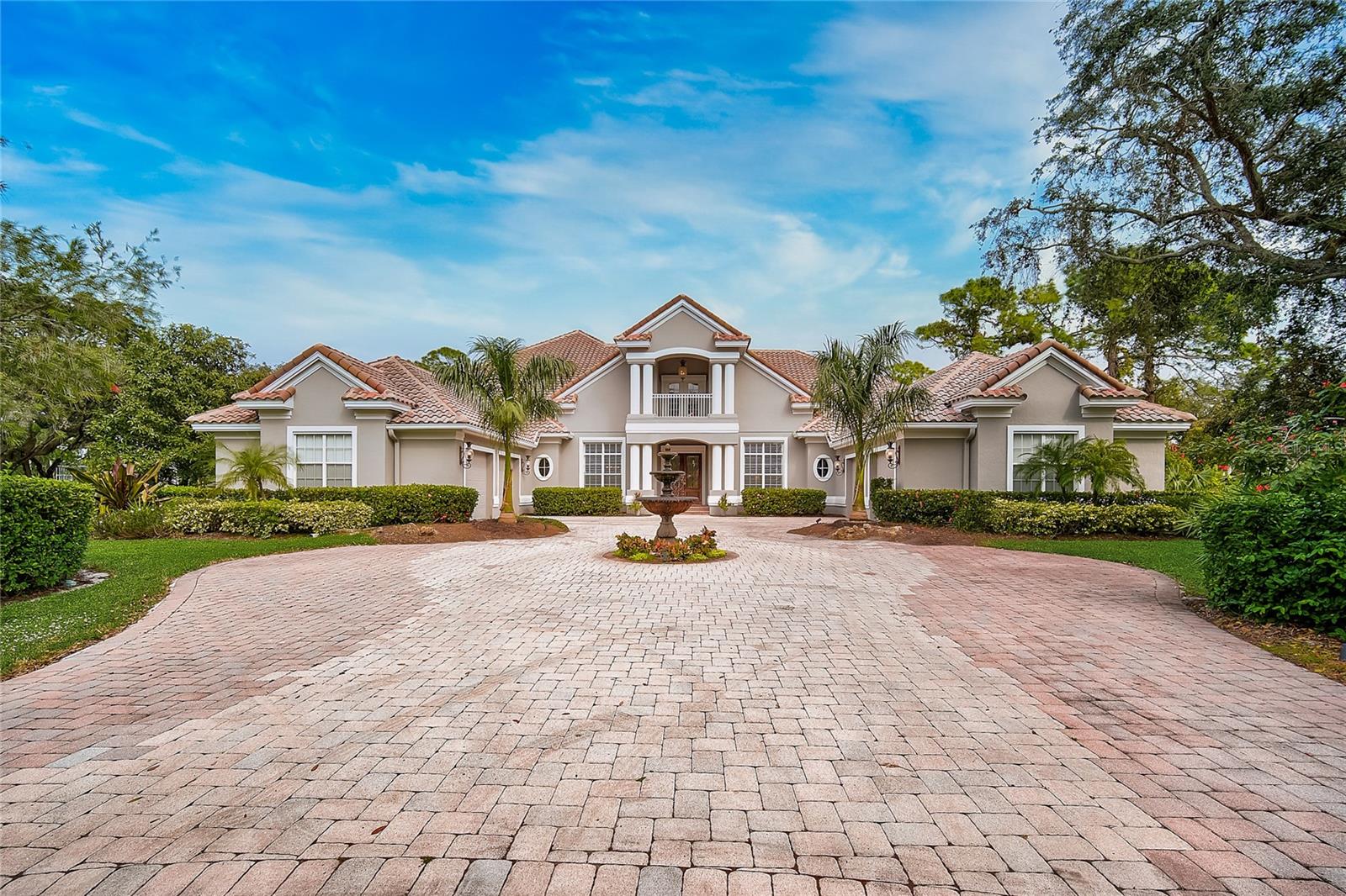 854 MACEWEN DR