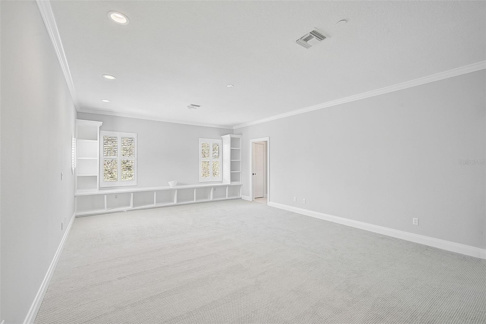 854 MACEWEN DR