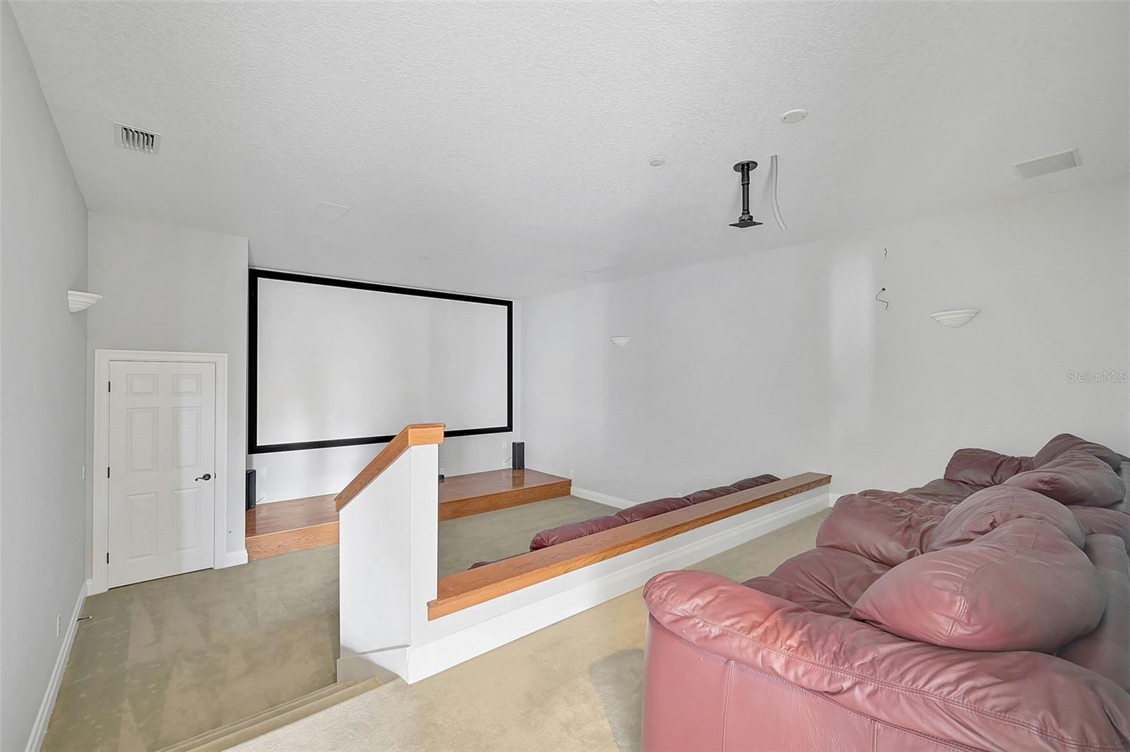 854 MACEWEN DR