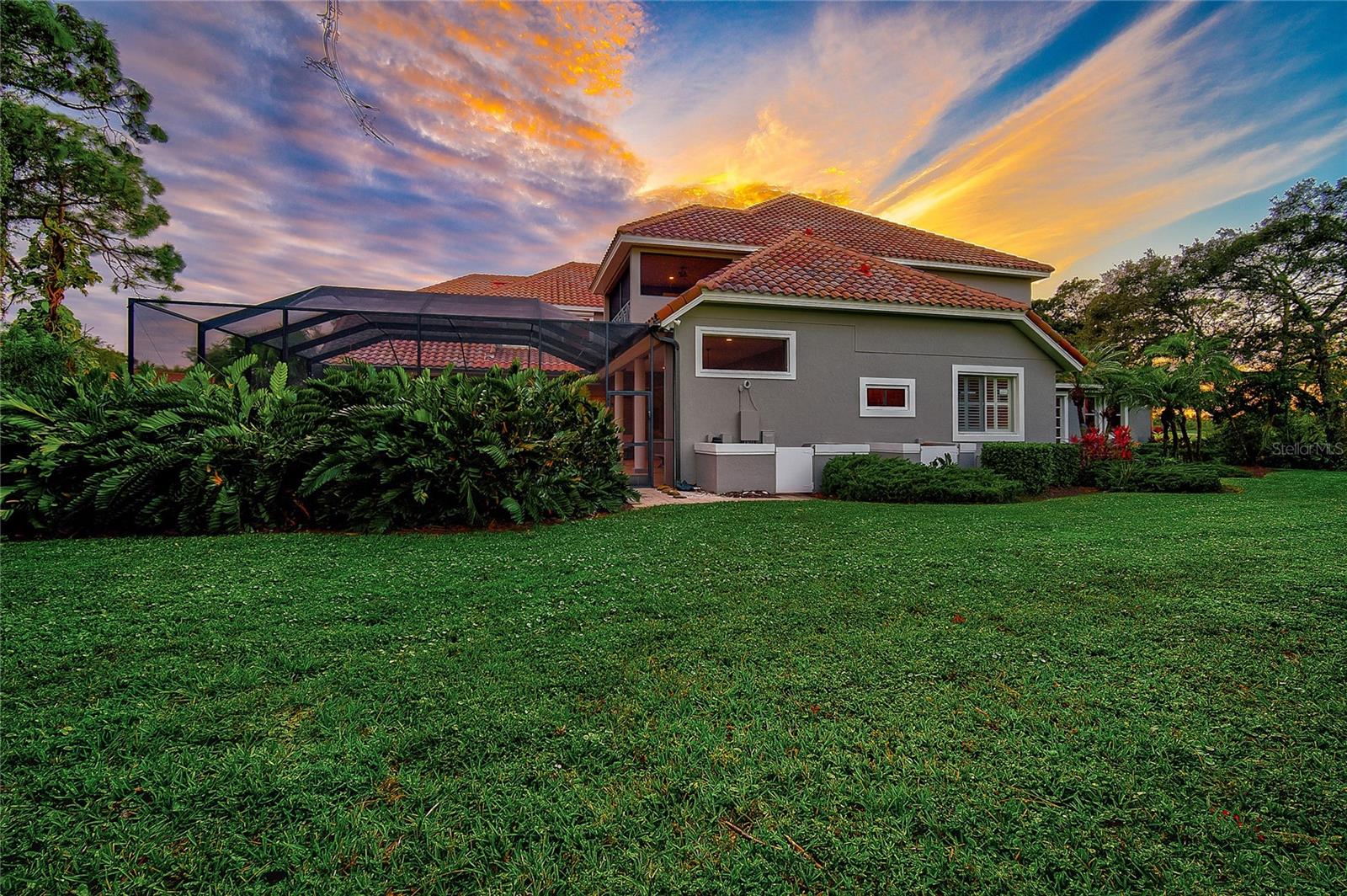854 MACEWEN DR