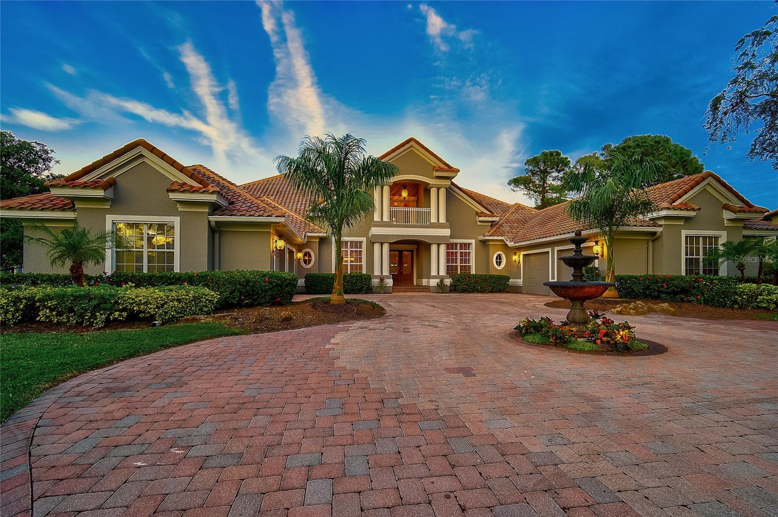 854 MACEWEN DR