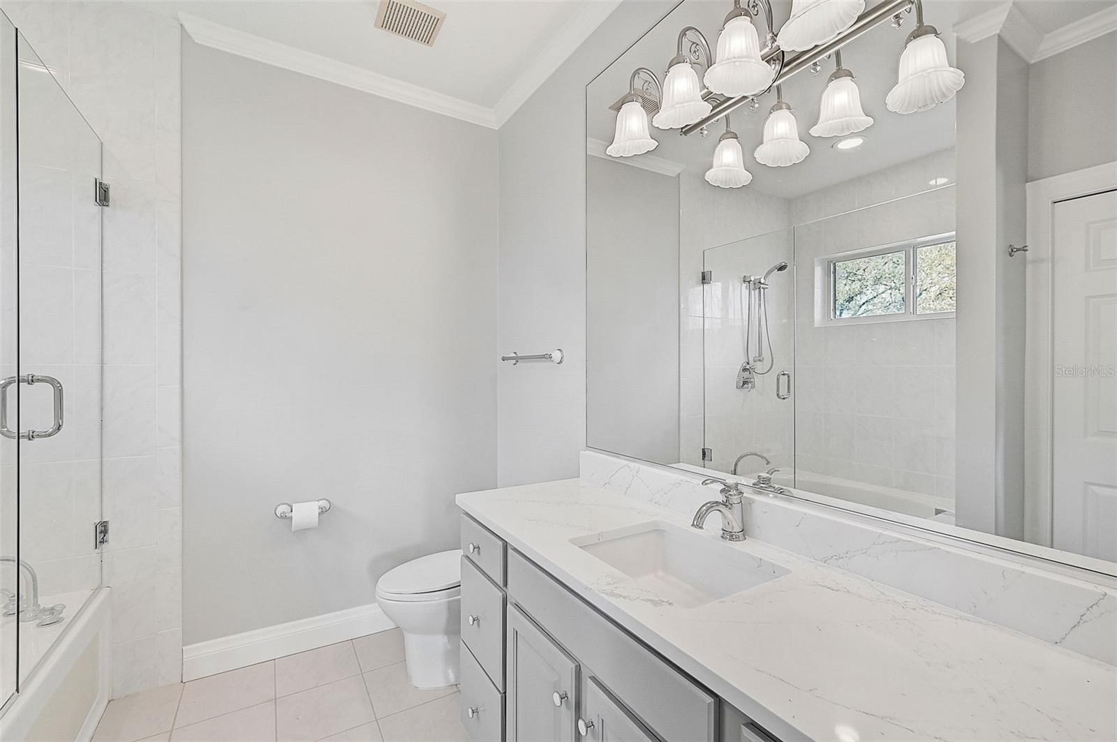 854 MACEWEN DR