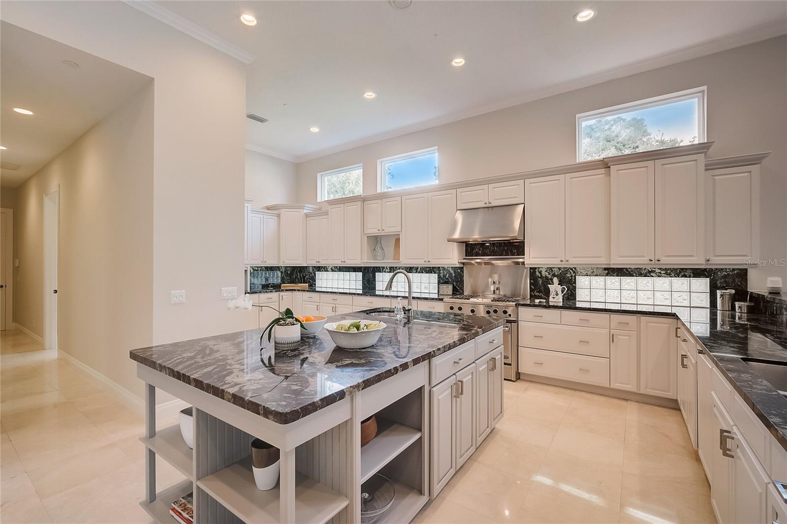 854 MACEWEN DR