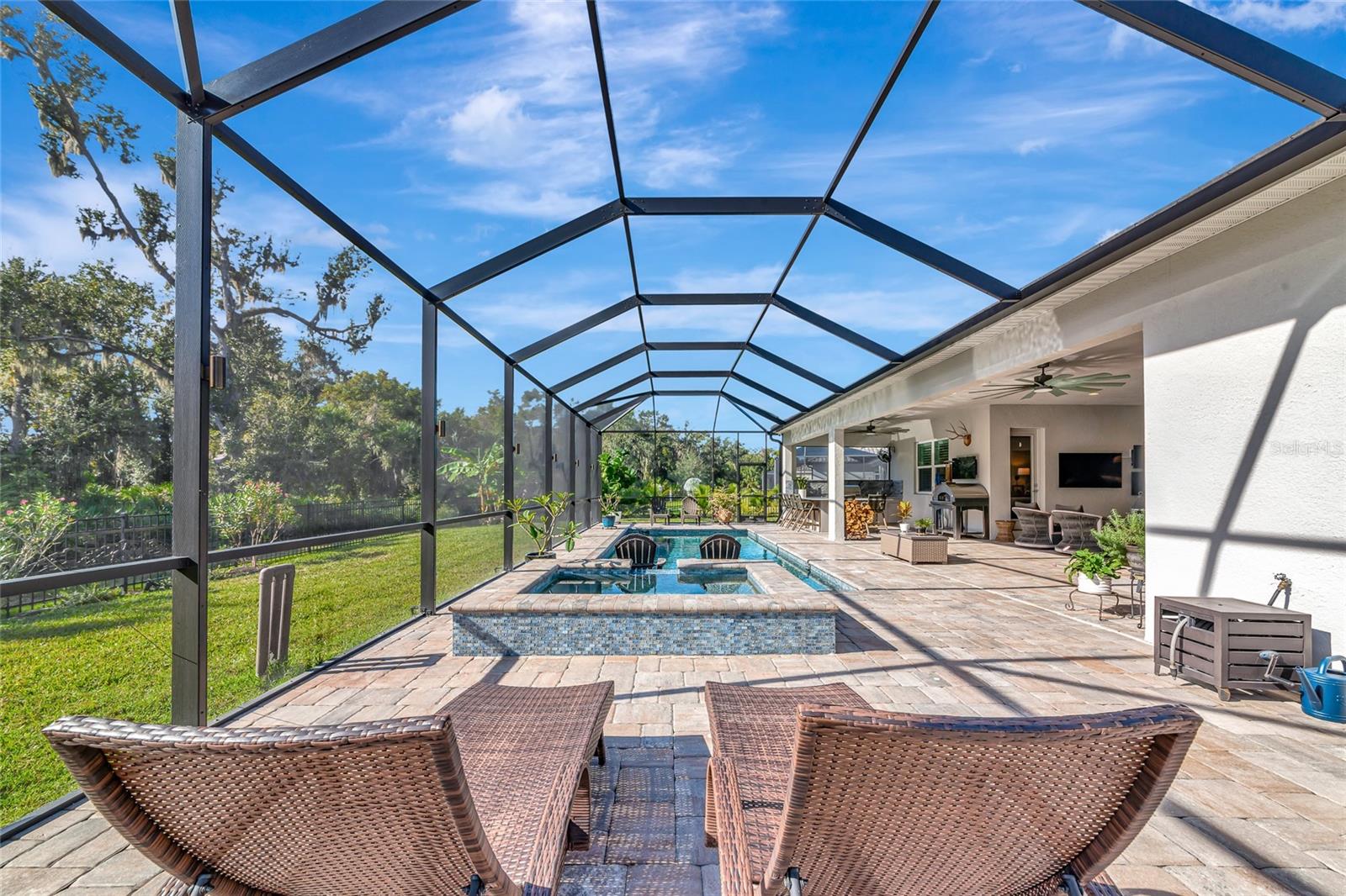 3827 158TH AVENUE CIR E