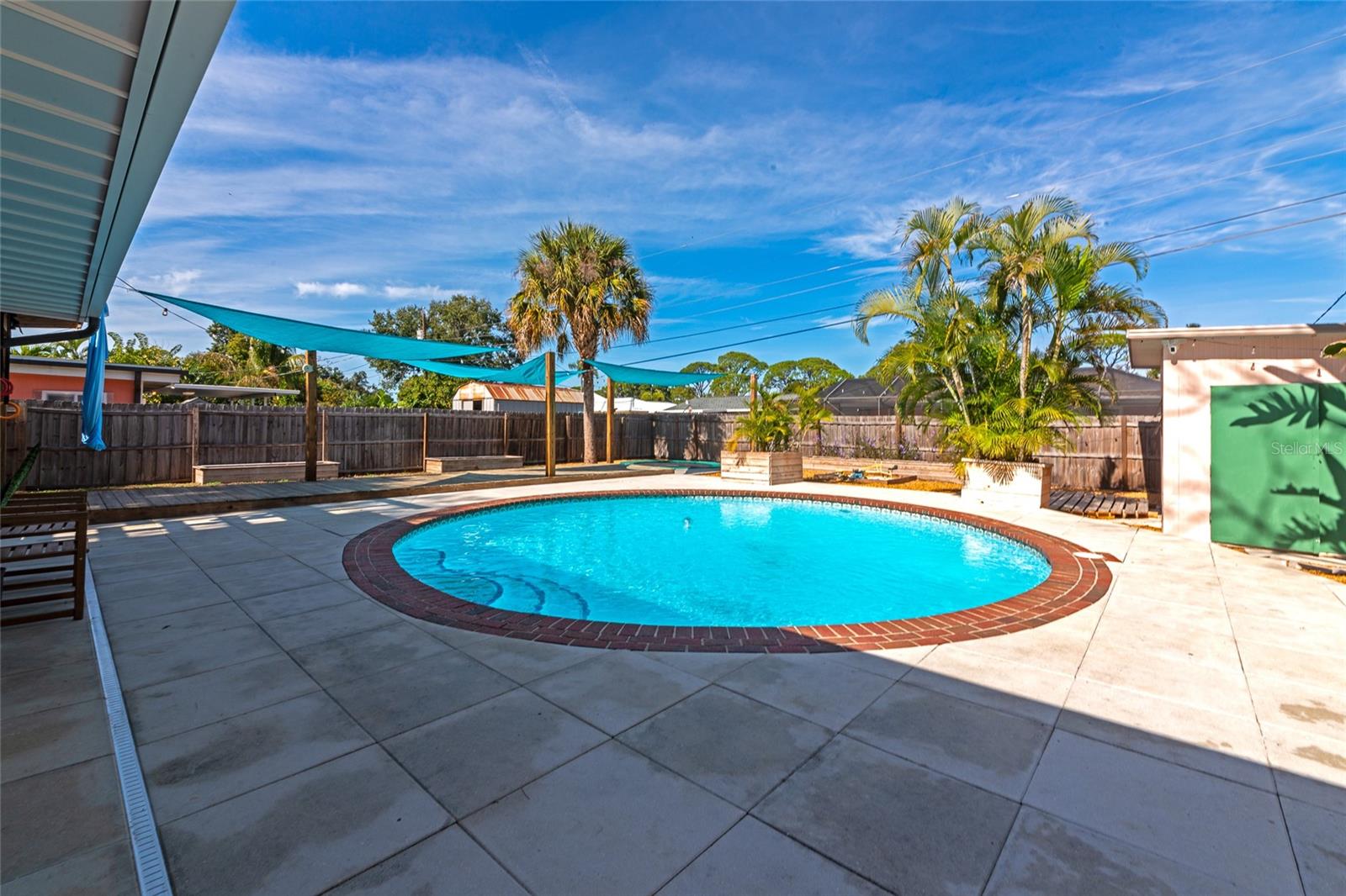 2835 WILLIAMSBURG ST