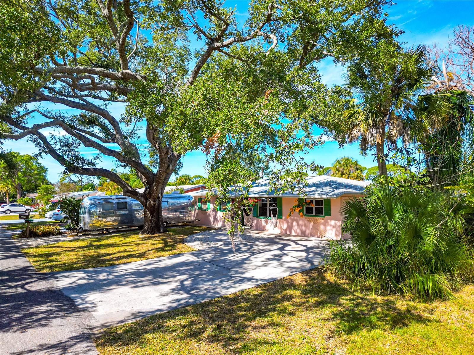 2835 WILLIAMSBURG ST