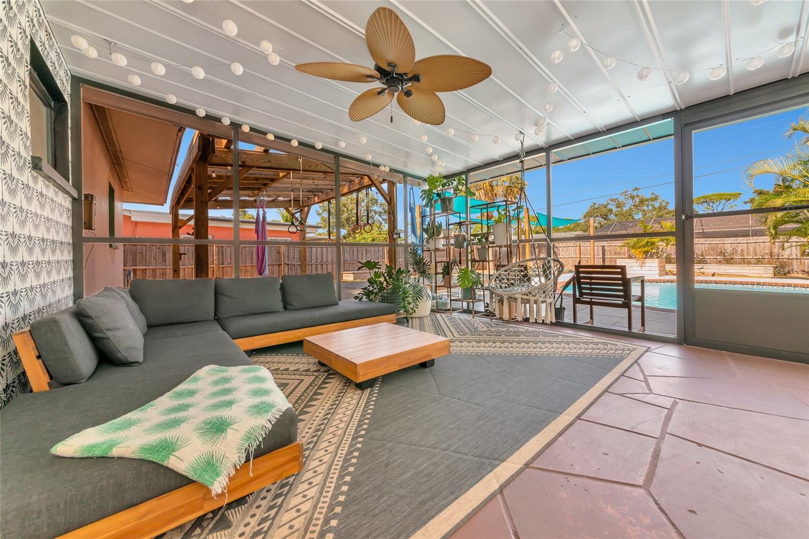 2835 WILLIAMSBURG ST