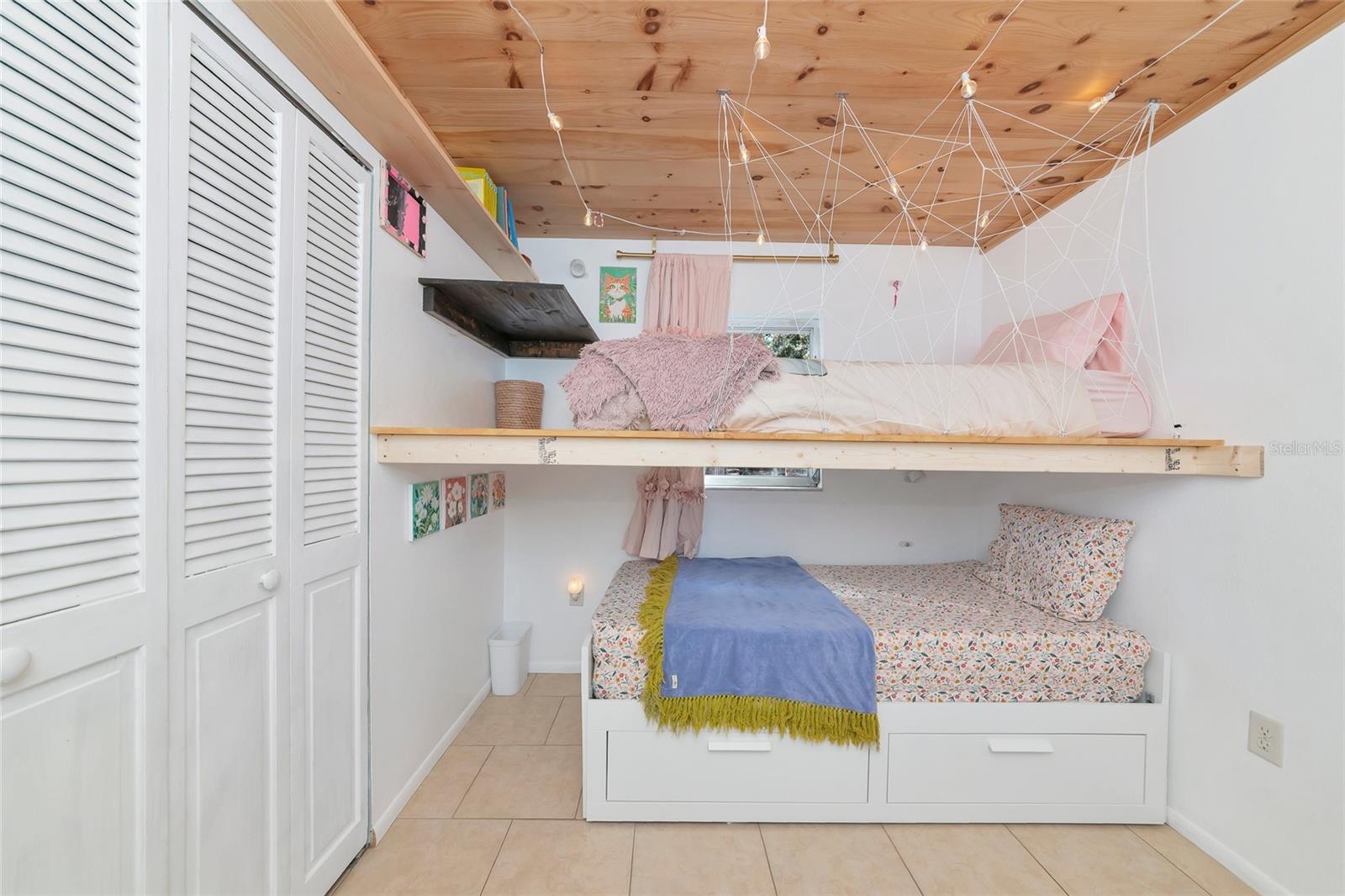 2835 WILLIAMSBURG ST