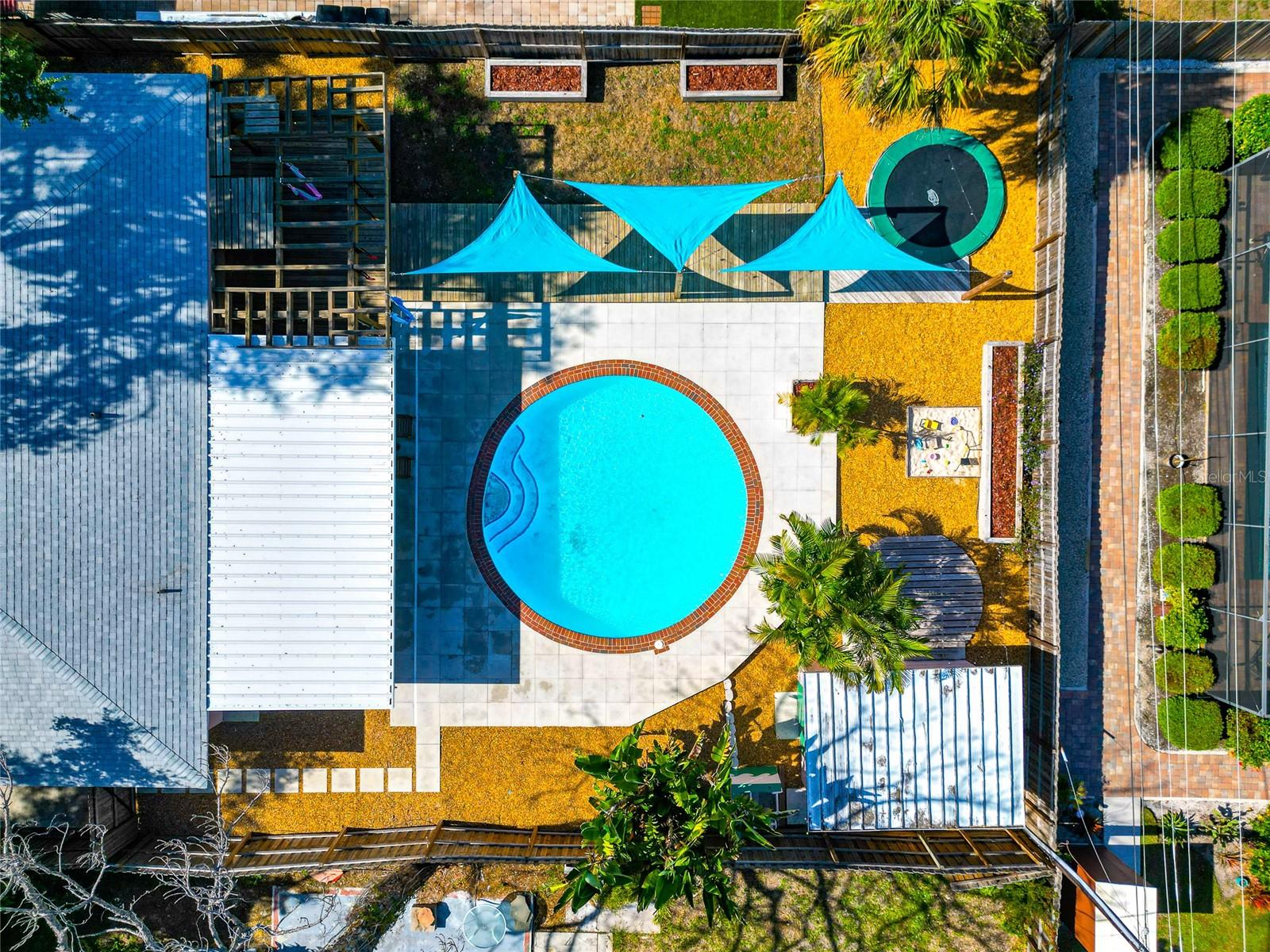 2835 WILLIAMSBURG ST