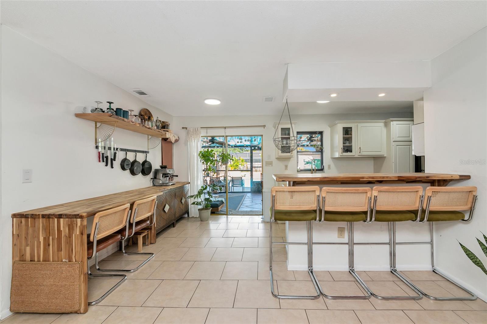 2835 WILLIAMSBURG ST