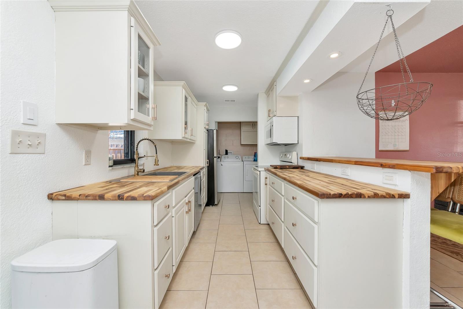 2835 WILLIAMSBURG ST