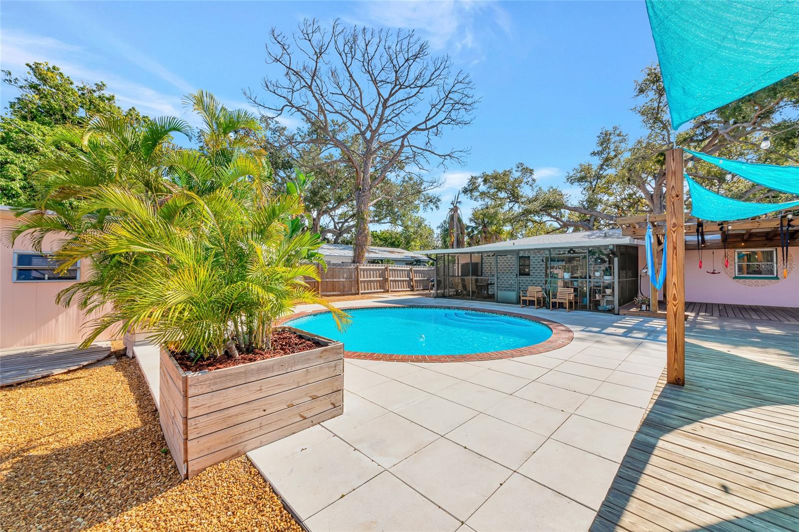 2835 WILLIAMSBURG ST