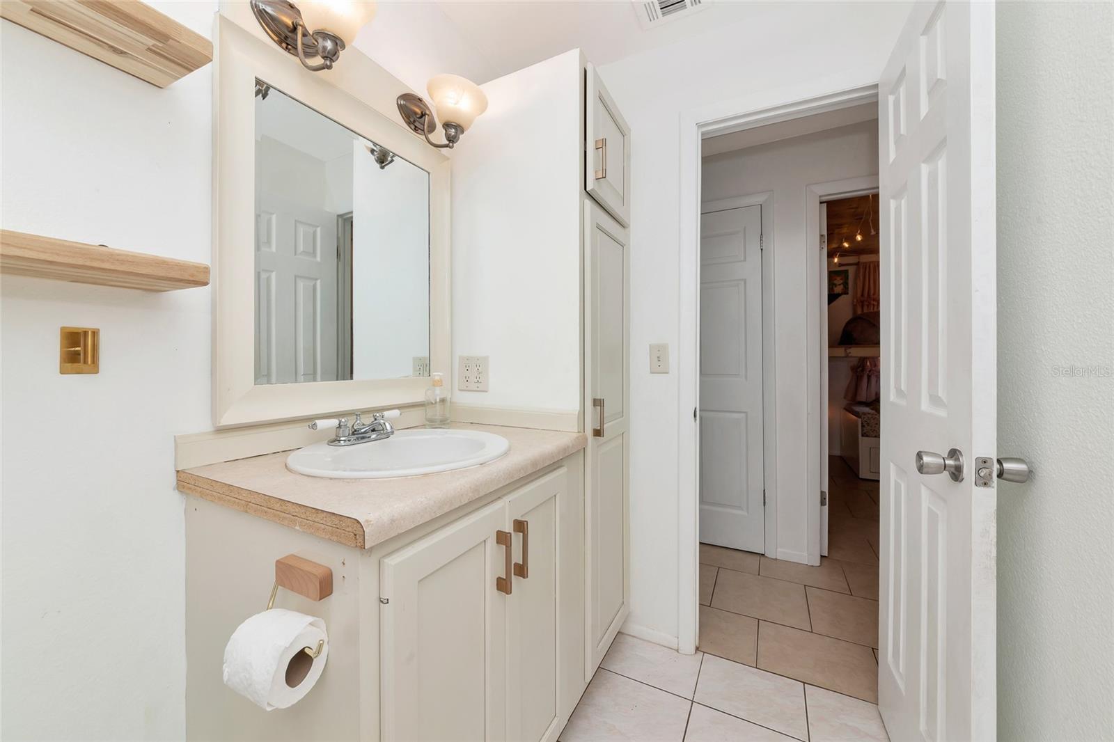 2835 WILLIAMSBURG ST