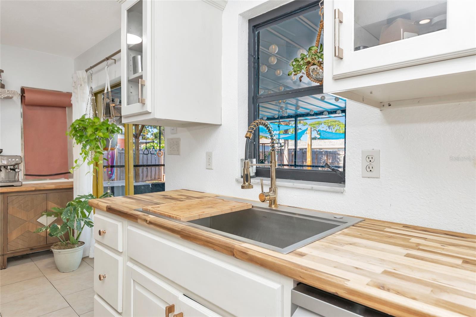 2835 WILLIAMSBURG ST